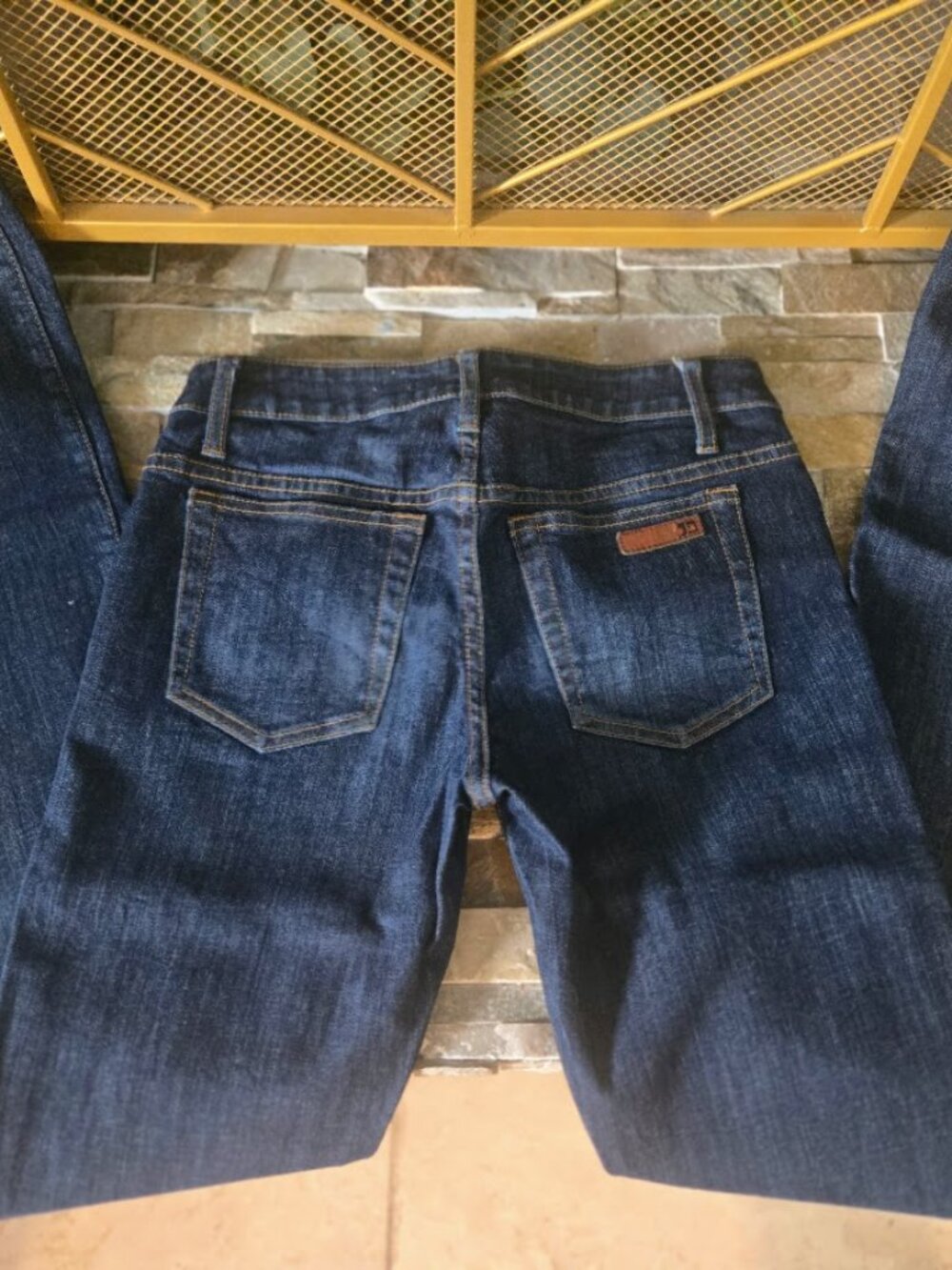Joe's Jeans Curvy Bootcut Dark Wash Denim Size 26 Like New